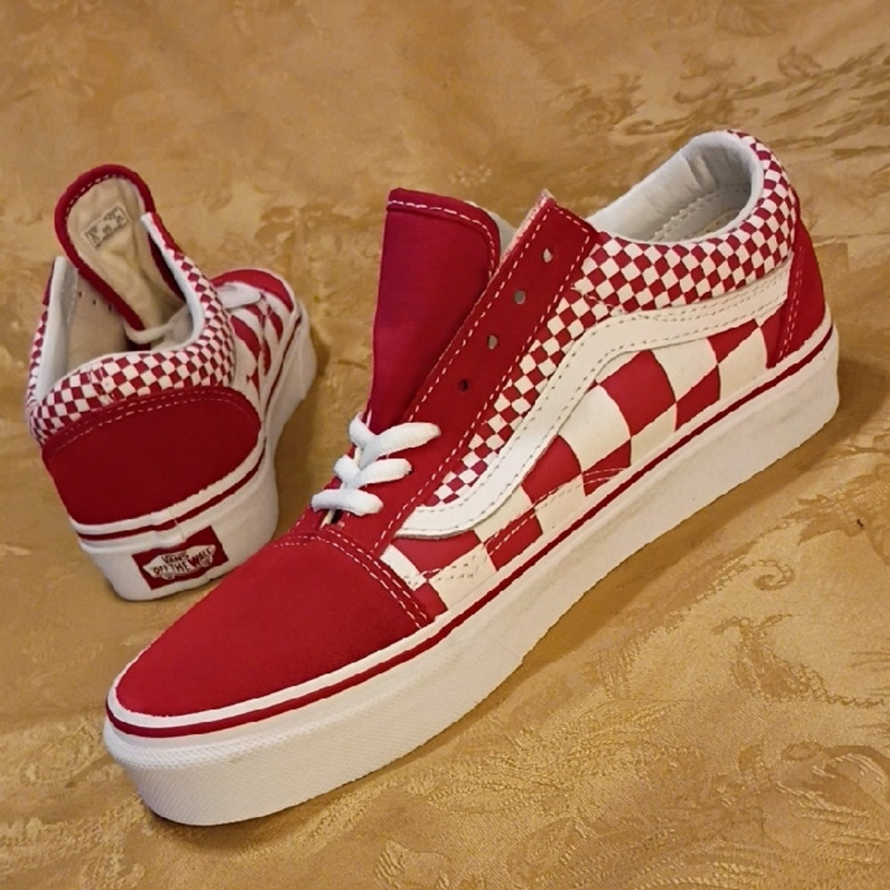 VANS RARE Red Leather/Suede and White Checkered Women's 7.0 Men's 5.5 Sneakers